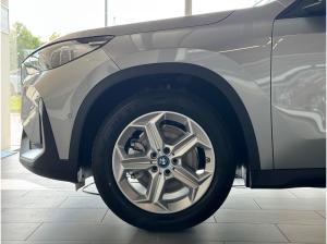 BMW iX1 xDrive30 AHK/18-Zoll-LM/AdaptLED/RFK/KomfZug.