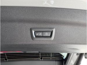 BMW iX1 xDrive30 AHK/18-Zoll-LM/AdaptLED/RFK/KomfZug.