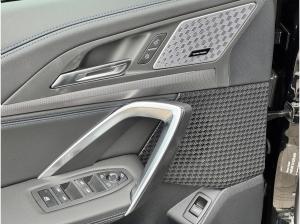 BMW iX1 eDrive20 M-Sportpaket-Pro 19-Zoll/HK/AHK/HUD