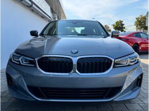 BMW 318 318i Limousine AHK/AdaptLED/KomfZug/DrivAssi/RFK