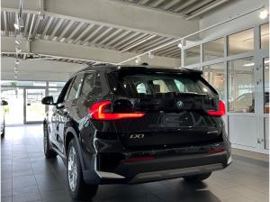 BMW iX1 xDrive30 18-Zoll/PremiumPaket/AHK/SportSitze
