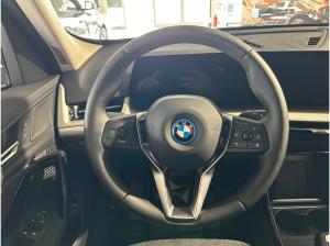 BMW iX1 xDrive30 18-Zoll/PremiumPaket/AHK/SportSitze