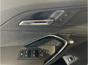 BMW iX1 xDrive30 18-Zoll/PremiumPaket/AHK/SportSitze