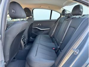 BMW 318 318i Limousine AHK/AdaptLED/KomfZug/DrivAssi/RFK