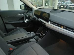 BMW X1 xDrive30e PanoramaGlasdach/AHK/ACC/AdaptLED