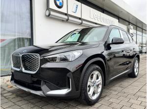 BMW iX1 xDrive30 18-Zoll/AHK/SportSitz/LKH/AdaptLED