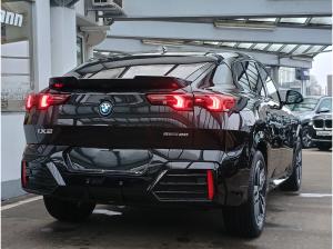 BMW iX2 eDrive20 M-Sportpaket-Pro AHK/Massage/Memory