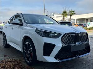 BMW iX2 eDrive20 M-Sportpaket-Pro 19-Zoll/HK/AHK/HUD