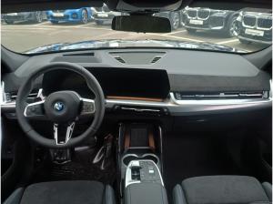 BMW iX2 eDrive20 M-Sportpaket-Pro AHK/Massage/Memory
