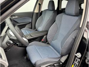 BMW iX1 xDrive30 18-Zoll/AHK/SportSitz/LKH/AdaptLED