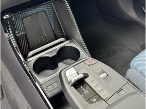 BMW iX1 xDrive30 18-Zoll/AHK/SportSitz/LKH/AdaptLED