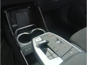 BMW iX2 eDrive20 M-Sportpaket-Pro AHK/Massage/Memory