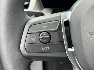 BMW iX1 xDrive30 18-Zoll/AHK/SportSitz/LKH/AdaptLED