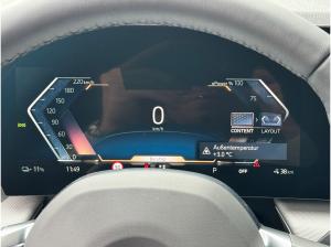 BMW iX1 xDrive30 18-Zoll/AHK/SportSitz/LKH/AdaptLED