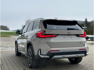 BMW X1 sDrive20i xLine 19-Zoll/AHKPremiumPaket/RFK