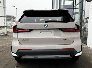 BMW iX1 eDrive20 Panorama/AHK/18-Zoll/PremiumPaket