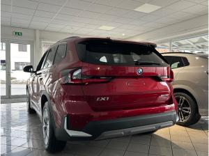 BMW iX1 eDrive20 Anhängerkupplung/PremimPaket/RFK