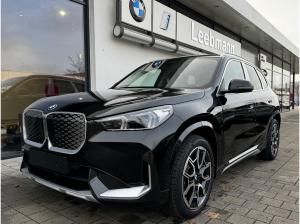BMW iX1 eDrive20 xLine 19-Zoll/AHK/AktivSitz/LKH/RFK