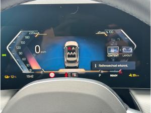 BMW iX1 xDrive30 18-Zoll/AHK/LKH/DrivingAssistant