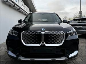 BMW iX1 eDrive20 xLine 19-Zoll/AHK/AktivSitz/LKH/RFK