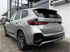 BMW iX1 eDrive20 M-Sportpaket AHK//LKH/Premium/Massag