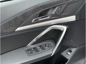 BMW iX1 eDrive20 M-Sportpaket AHK//LKH/Premium/Massag