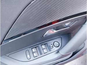 Peugeot 2008 GT HYBRID 145 e-DSC6