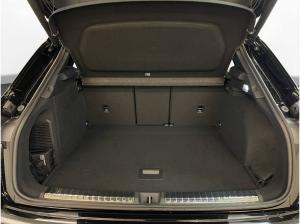 Audi Q3 e-hybrid S tronic LED LM 19" Navi PDC+RFK