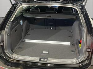 Volkswagen Passat Variant B9 1.5 eTSI DSG Business / LED