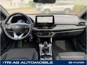Hyundai i30 Kombi Advantage 48V Navi Einparkhilfe vo+hi Sitzheizung uvm.