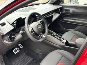 Alfa Romeo Junior 1.2 VGT Mild Hybrid Speciale +Tech Paket