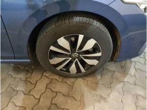 Volkswagen Golf VIII 1.5 eTSI DSG Goal Navi DAB+ LEDPlus LightAssist FrontAssist TravelAssist AHK