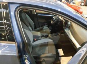 Volkswagen Golf VIII 1.5 eTSI DSG Goal Navi DAB+ LEDPlus LightAssist FrontAssist TravelAssist AHK