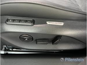 Volkswagen Passat TDI DSG Business AHK+NAVI+HUD+DCC+AREA+17