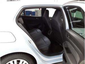 Volkswagen Golf VIII 2.0 TDI DSG R-Line Navi Sprachassistent LED Heckleuchten DAB+
