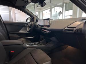 BMW 120 120d M-Sportpaket-Pro 18-Zoll/AHK/HeadUp/360