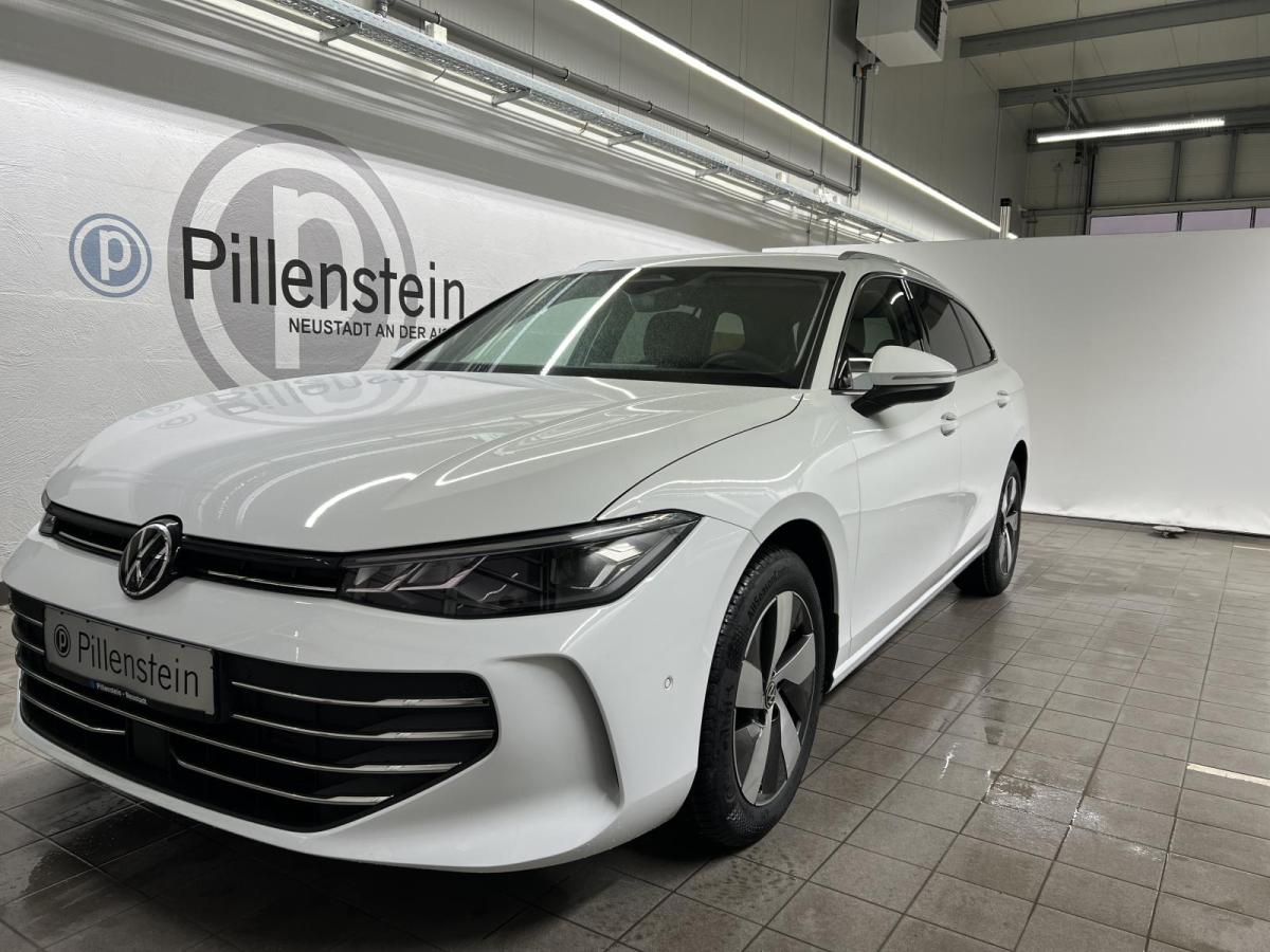 Volkswagen Passat TDI DSG Business AHK+NAVI+HUD+DCC+AREA+17