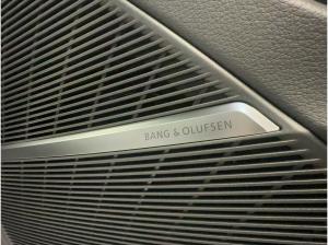 Audi Q8 SUV TFSI e quattro tiptronic