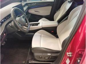 Volkswagen ID.7 Tourer Pro 210kW - Matrix HUD AHK Area View Navi IQ.Drive Wärmepumpe Massage SHZ CCS LM Park Assist