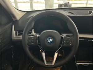 BMW iX1 eDrive20 Anhängerkupplung/PremimPaket/RFK