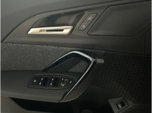 BMW iX1 eDrive20 Anhängerkupplung/PremimPaket/RFK