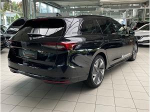 Skoda Superb Combi Sportline 2,0 TDI 7-Gang-DSG 4x4