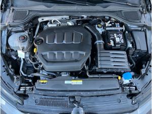 Volkswagen Golf GTI 2.0 TSI DSG / Navi, App, Matrix, RFK