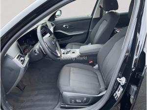 BMW 318 318d Touring Aut. + AHK + Driving Assistant