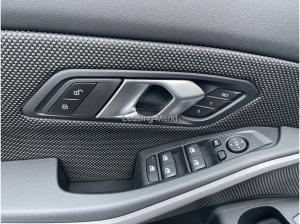 BMW 318 318d Touring Aut. + AHK + Driving Assistant