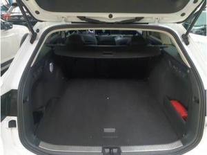 Volkswagen Passat Variant 1.5 eTSI DSG Business DAB+ IQDrive Navi LightAssist FrontAssist TravelAssist AHK