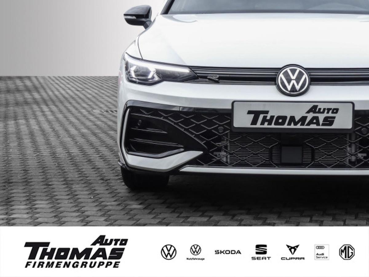 Volkswagen Golf 1.5 eTSI R-Line DSG AHK Pano