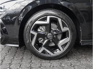 Volkswagen Golf 1.5 eTSI R-Line DSG AHK