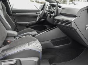 Volkswagen Golf 1.5 eTSI R-Line DSG AHK Pano