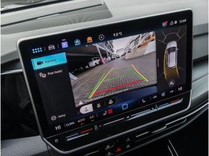 Volkswagen Golf 1.5 eTSI R-Line DSG AHK